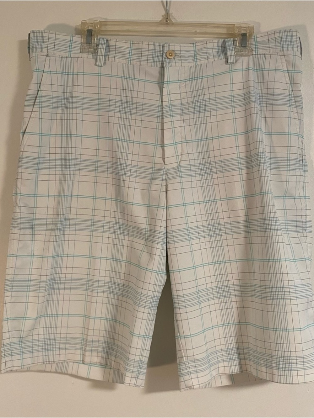 Nike Golf Shorts Mens 36 Plaid White/Gray/Blue Flat Front Pockets 12" Golf Work